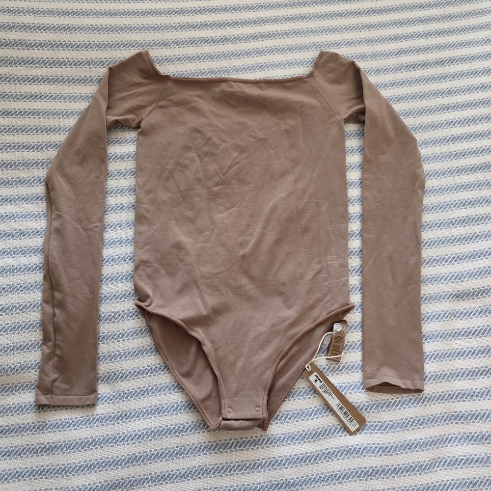SKIMS Tan Long Sleeve Bodysuit Off The Shoulder Sienna